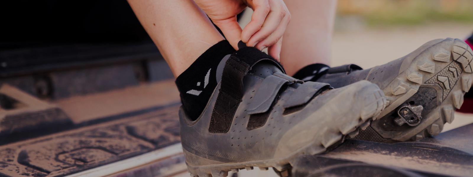 Women's Ankle Socks header image, woman hiking